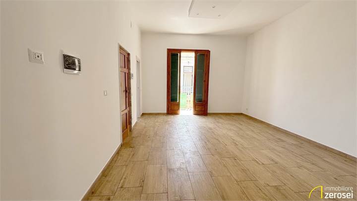 TRIVANI RISTRUTTURATO IN STABILE BIFAMILIARE